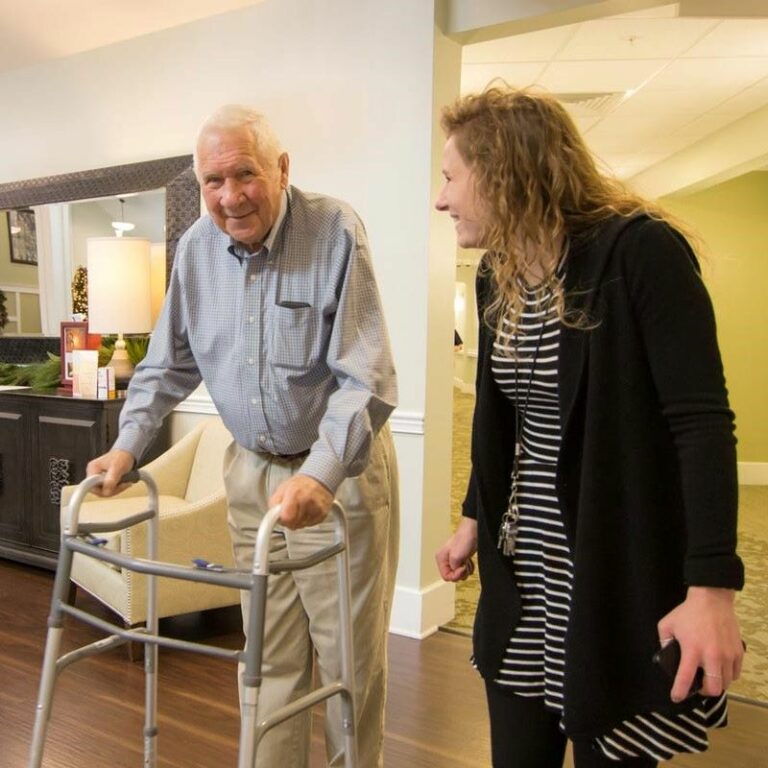 Dominion of Sevierville | Senior man receiving respite care